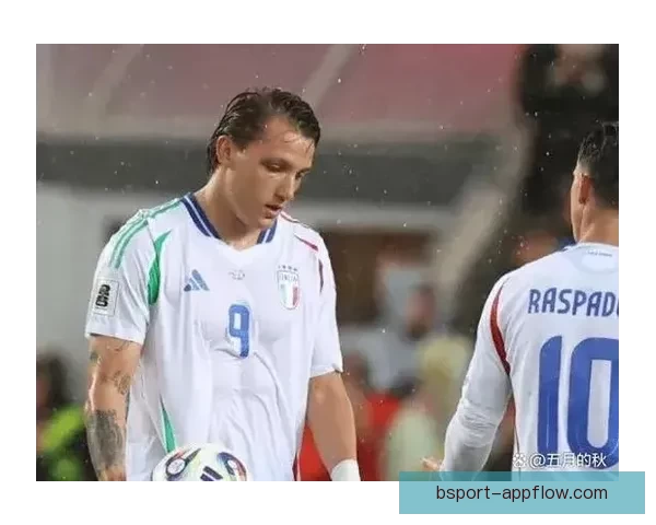 斯帕莱蒂称德罗西为足球之子之一并表示国家队仍需他的存在