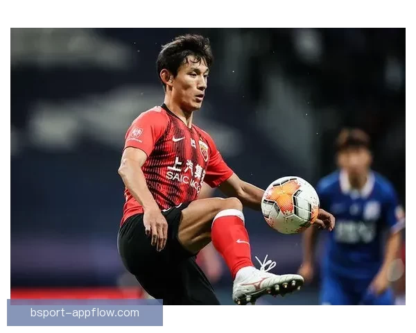 拉明怒斥裁判决定 杰拉德·马丁解围未被罚红引发激烈争议